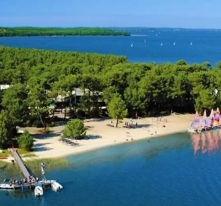 House De La Canopee, Swimming Pool, Lake, Forest, Large Garden And Wifi