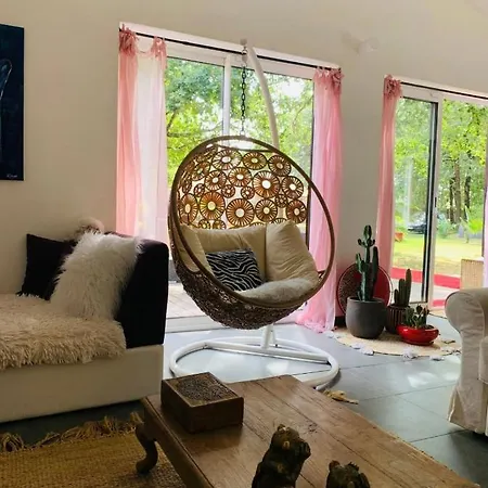 Ferienhaus House De La Canopee, Swimming Pool, Lake, Forest, Large Garden And Wifi